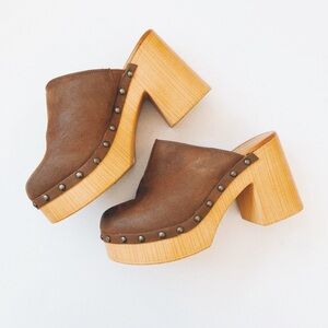MIA > Novi Studded Clogs